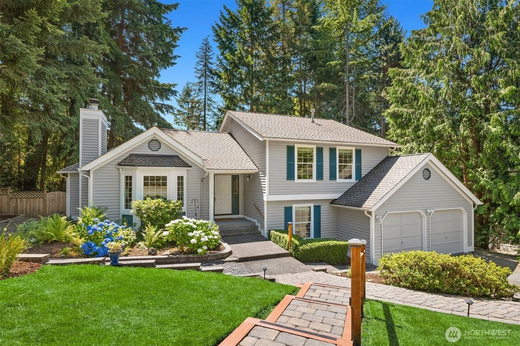 Photo of 13297 SE 54th Place, Bellevue, WA 98006 (MLS # 2405039)