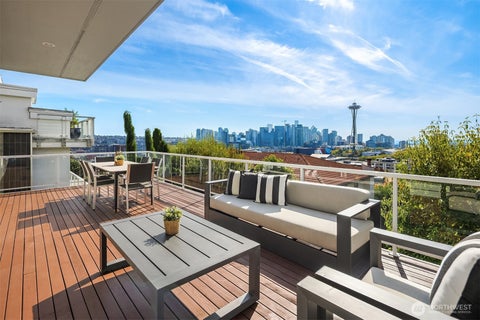 Photo of 163 Ward Street, Seattle, WA 98109 (MLS # 2586936)