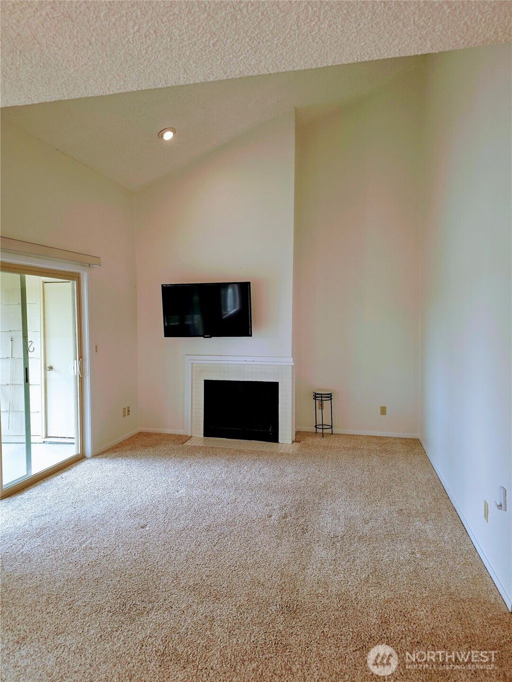 Photo of 12840 SE 40th Court #B12, Bellevue, WA 98006 (MLS # 2392820)