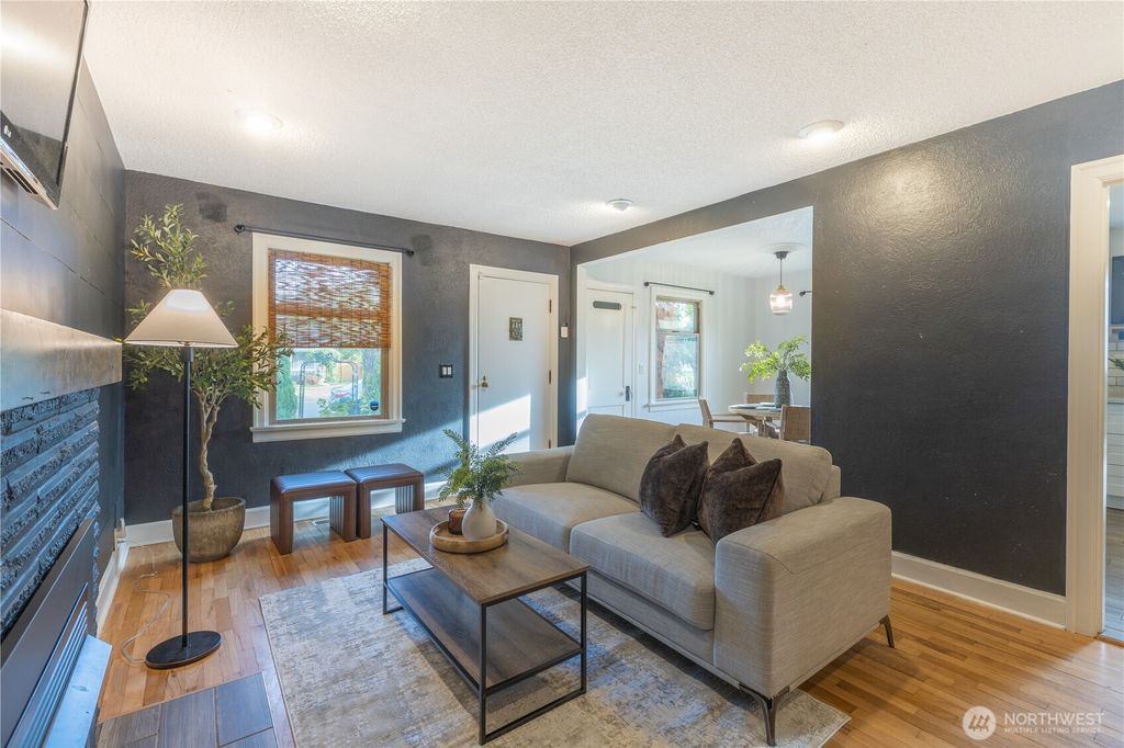 listing image 9368158811297845957