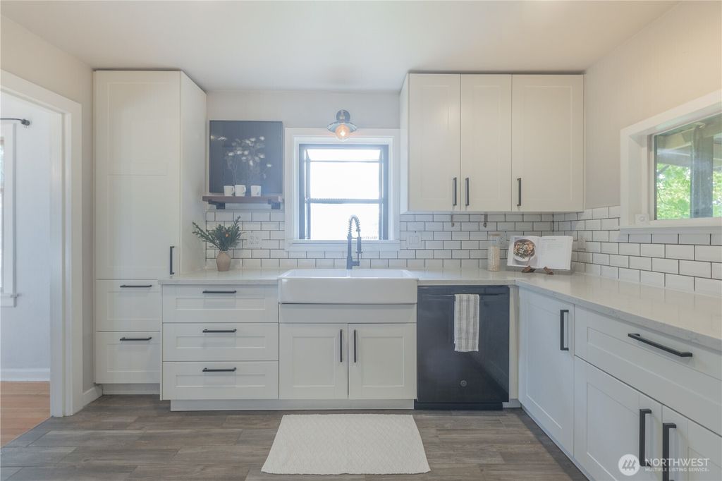 listing image 9360526494598103046