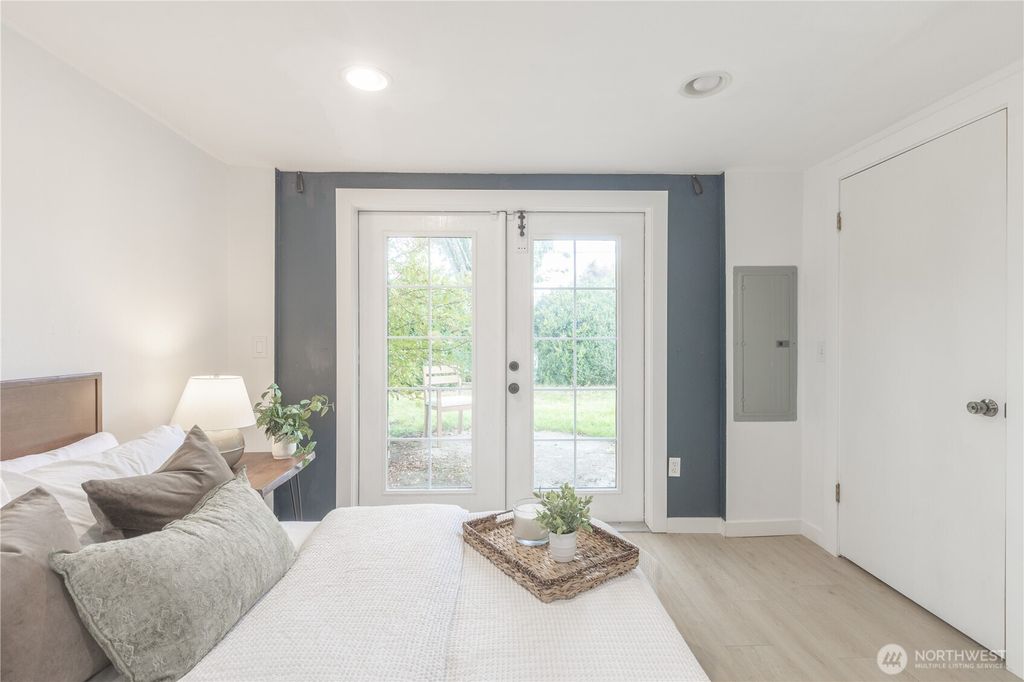 listing image 9368795491440506385