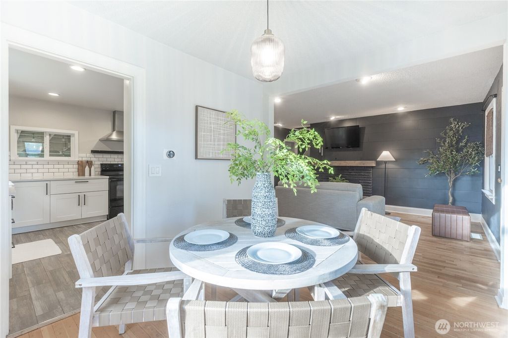 listing image 9362840524761288353