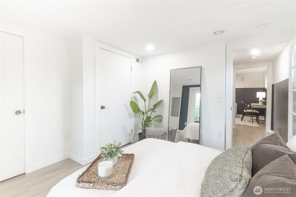 listing image 9367802399496633764
