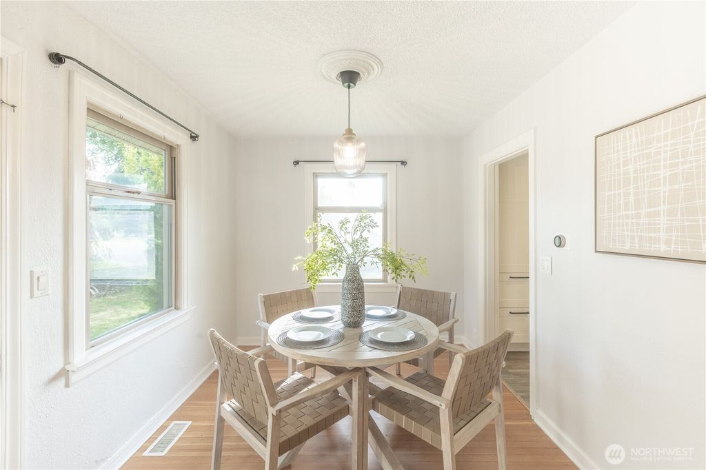 listing image 9362111212943224388