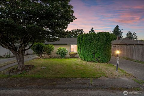 Photo of 5226 108th Avenue Ct E, Puyallup, WA 98372 (MLS # 2439084)
