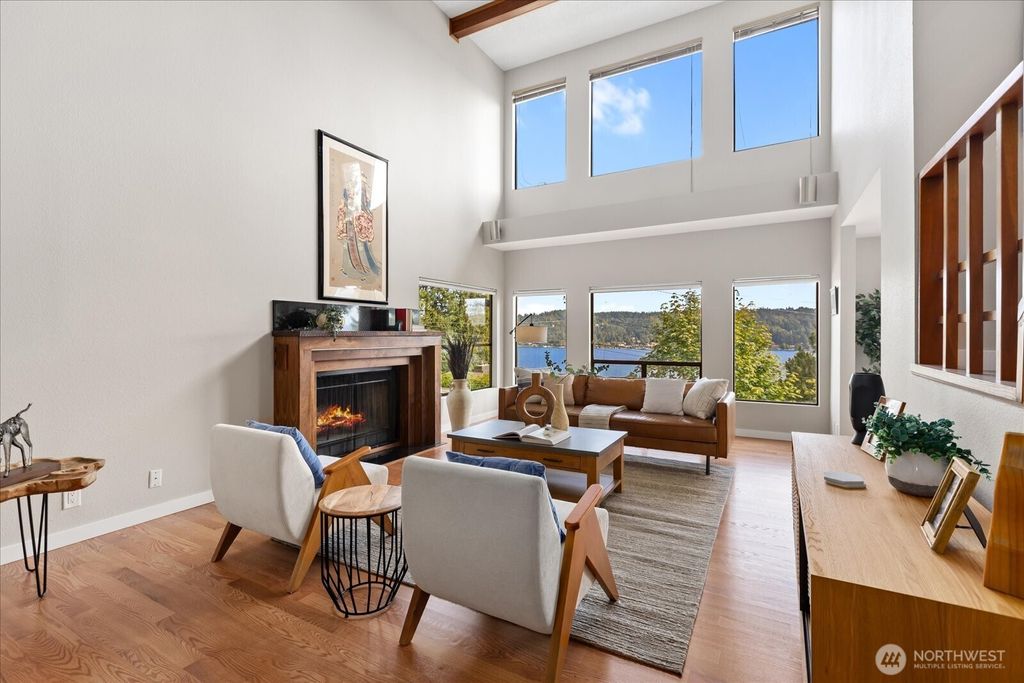 Photo of 11737 Lakeside Avenue NE, Seattle, WA 98125 (MLS # 2452633)