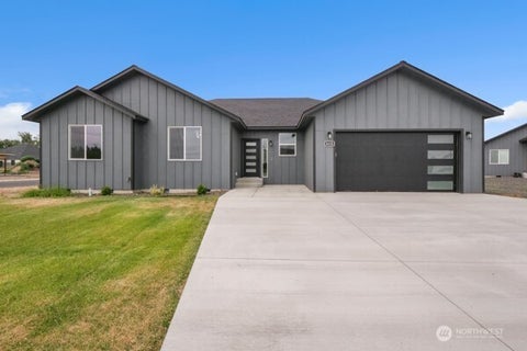Photo of 6428 Road 2.05 NE, Moses Lake, WA 98837 (MLS # 2591912)