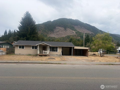 Photo of 900 Mountain Loop Hwy HWY, Darrington, WA 98241 (MLS # 2577813)