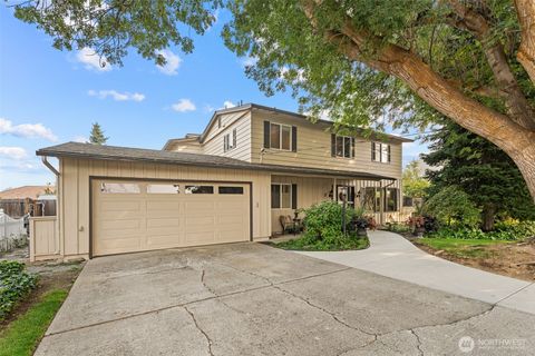 Photo of 9 N Elliott Avenue, Wenatchee, WA 98801 (MLS # 2481019)