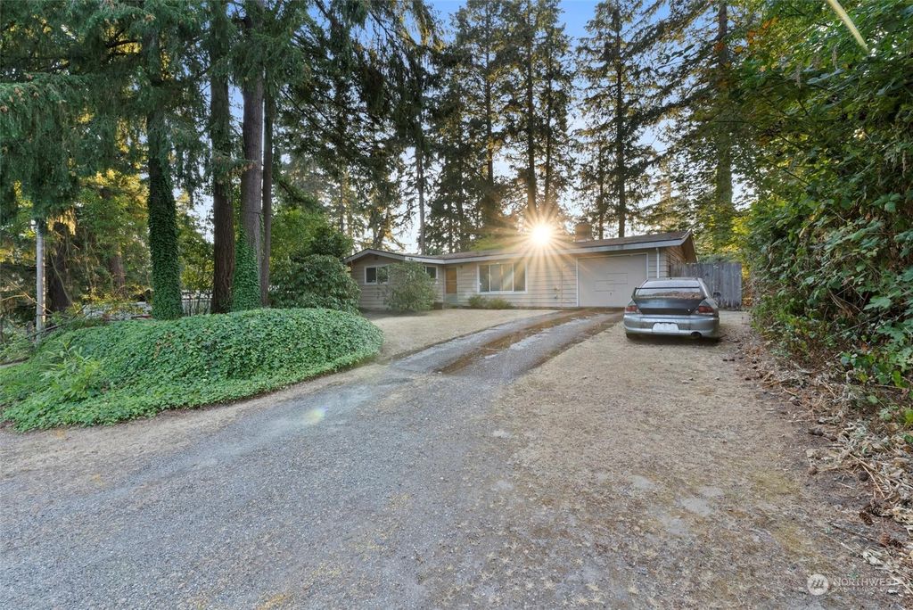 Photo of 10829 104th Avenue NE, Kirkland, WA 98033 (MLS # 2005622)