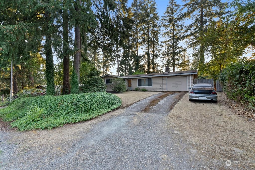 Photo of 10829 104th Avenue NE, Kirkland, WA 98033 (MLS # 2005622)