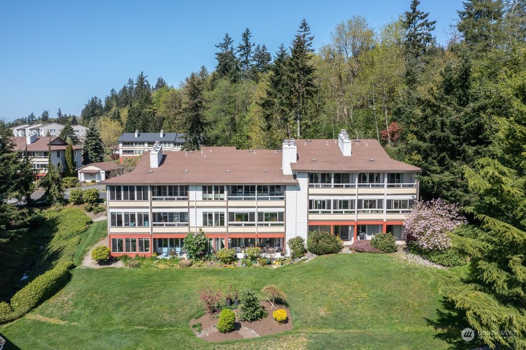 Photo of 23407 Lakeview Drive #G202, Mountlake Terrace, WA 98043 (MLS # 2064581)