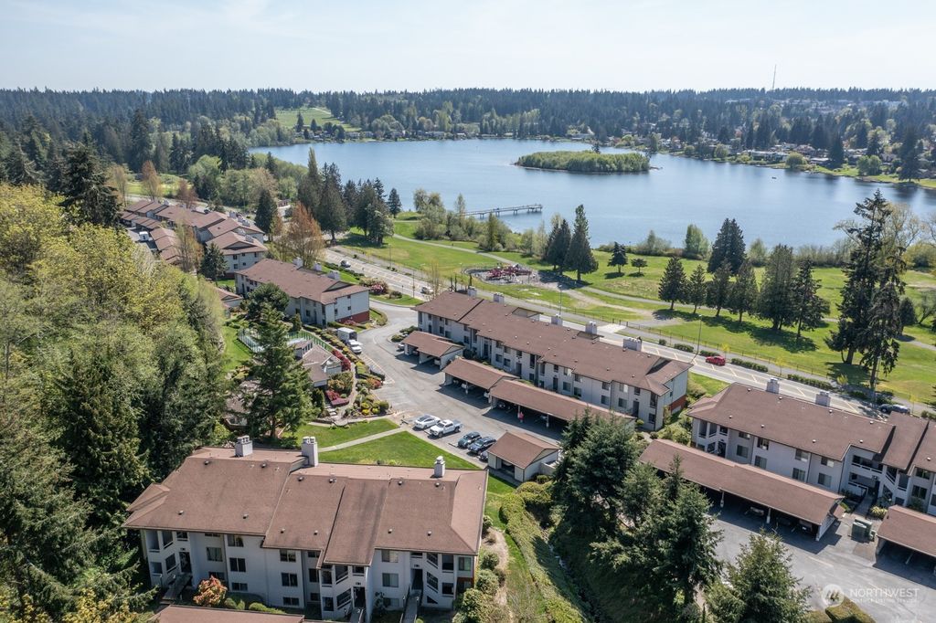 Photo of 23407 Lakeview Drive #G202, Mountlake Terrace, WA 98043 (MLS # 2064581)