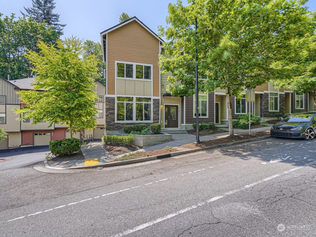 Photo of 2141 NW Talus Drive, Issaquah, WA 98027 (MLS # 2065081)