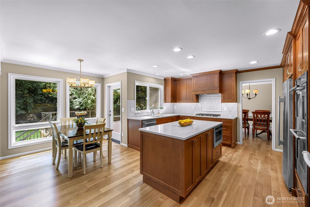 Photo of 25827 NE 9th Street, Sammamish, WA 98074 (MLS # 2512014)