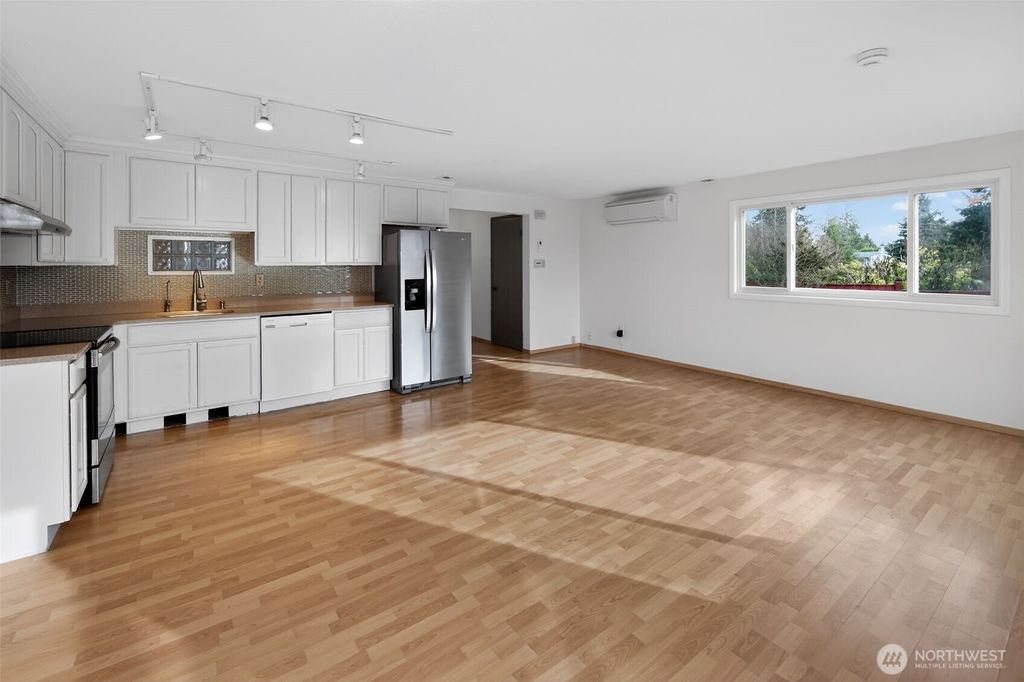 Photo of 3516 208th Place SW, Lynnwood, WA 98036 (MLS # 2493169)