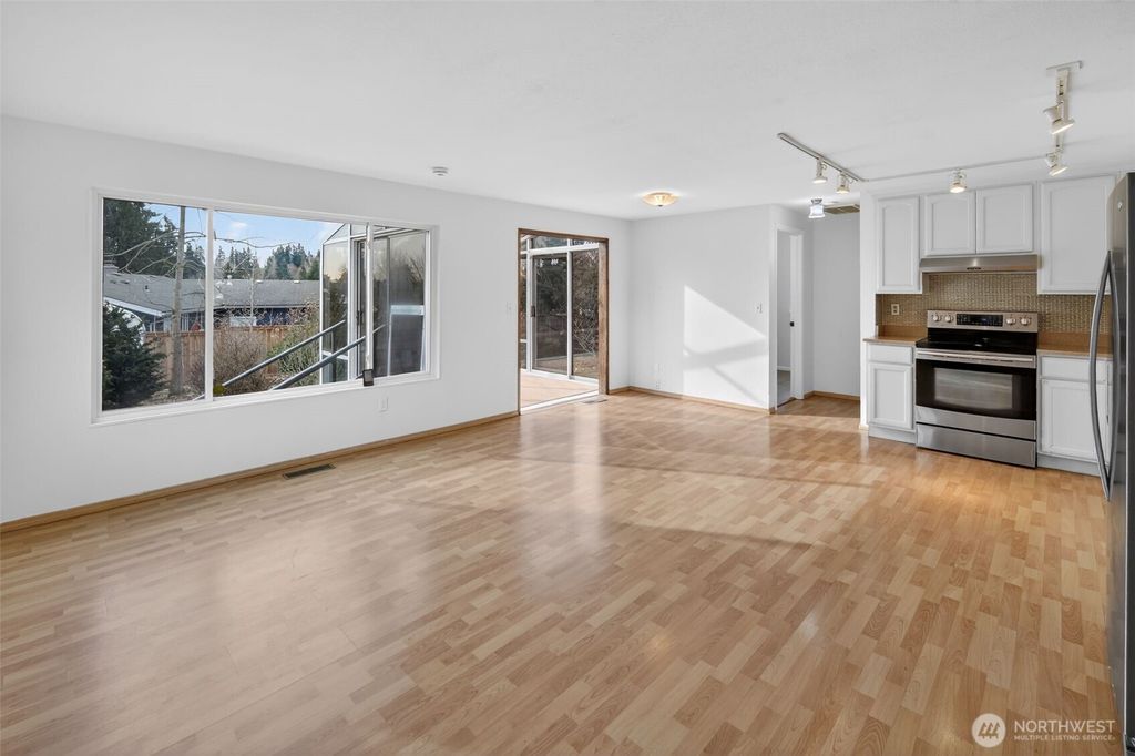 Photo of 3516 208th Place SW, Lynnwood, WA 98036 (MLS # 2493169)