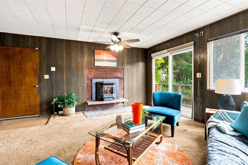 1929 Summit Lake Shore Road NW