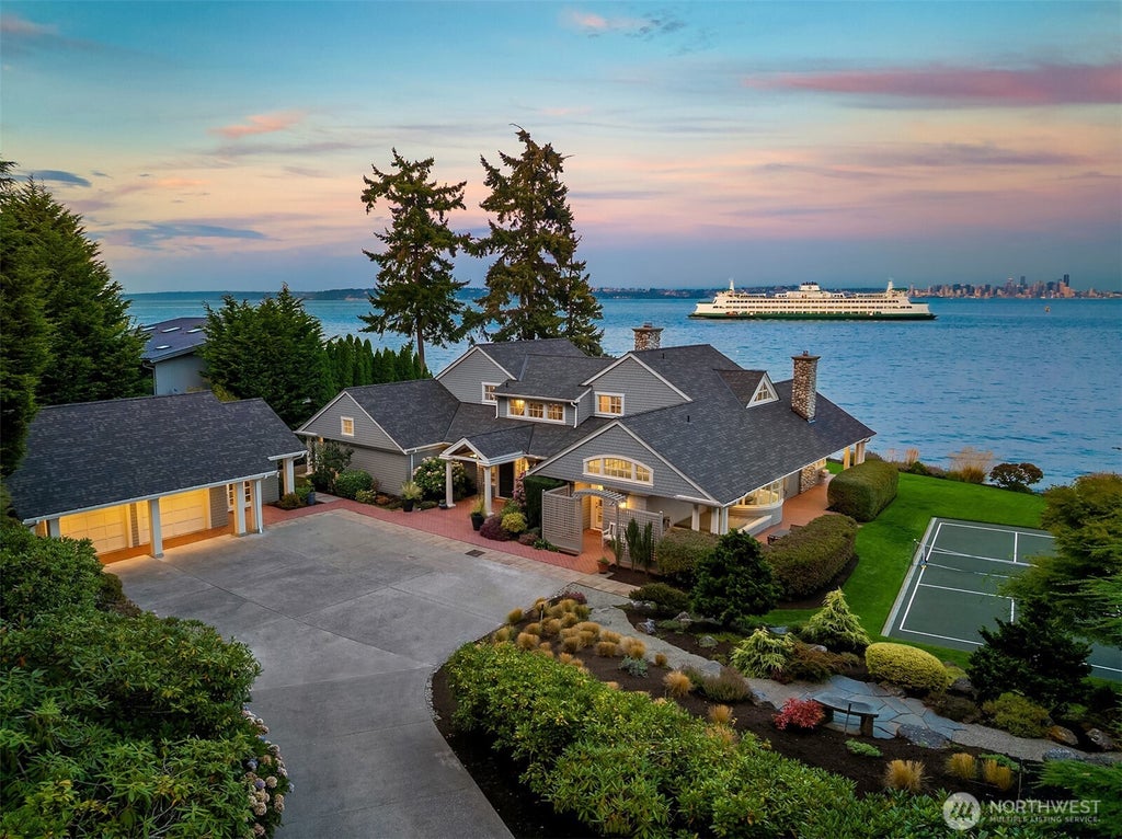 Photo of 5216 Rockaway Beach Road NE, Bainbridge Island, WA 98110 (MLS # 2575515)