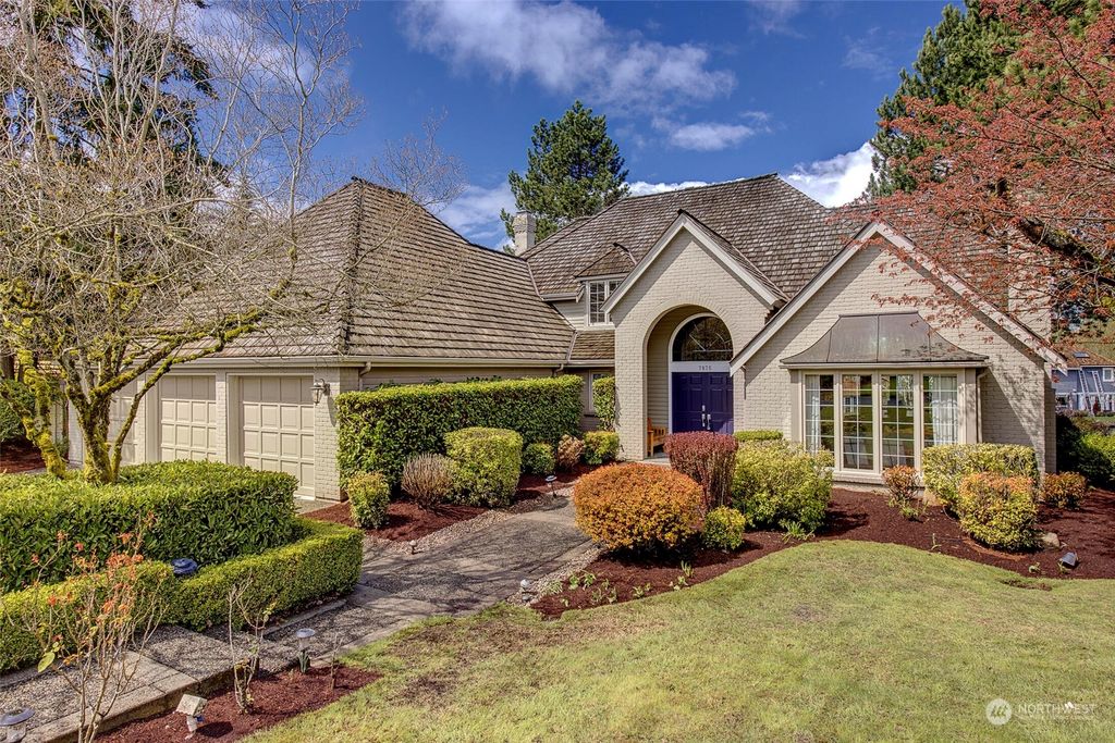 Photo of 7875 81st Place SE, Mercer Island, WA 98040 (MLS # 2288858)