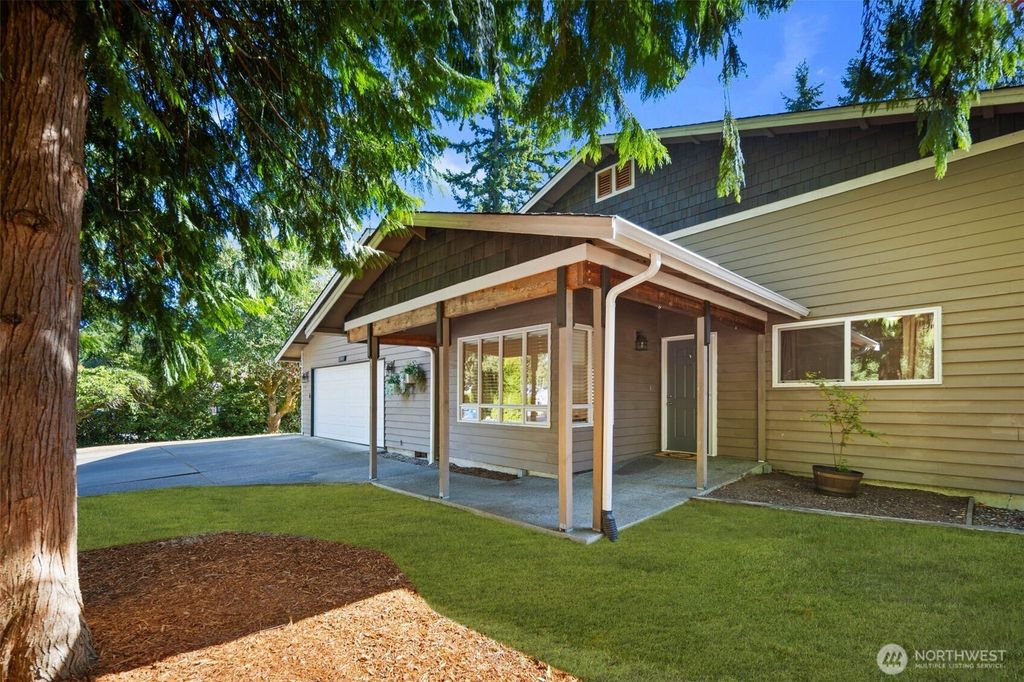 Photo of 12401 SE 235th Street, Kent, WA 98031 (MLS # 2436957)