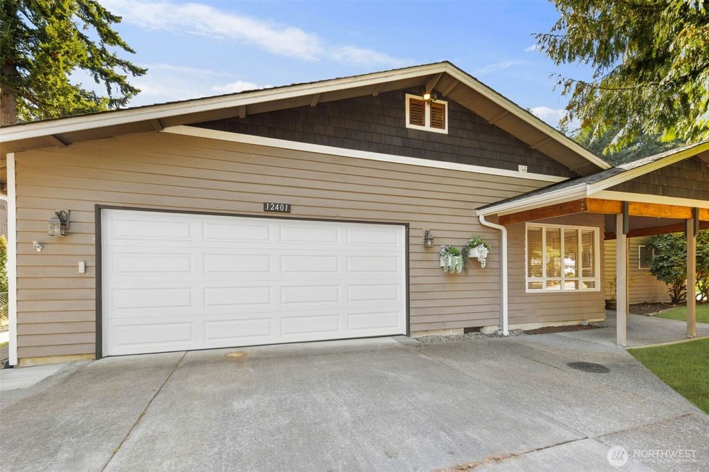 Photo of 12401 SE 235th Street, Kent, WA 98031 (MLS # 2436957)