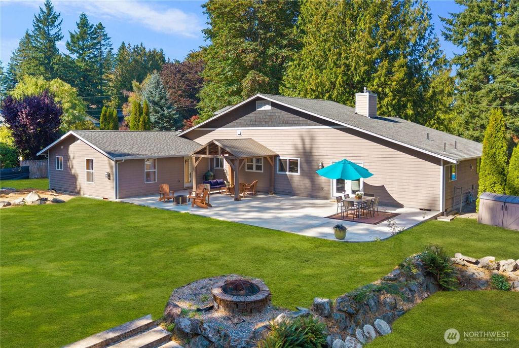 Photo of 12401 SE 235th Street, Kent, WA 98031 (MLS # 2436957)