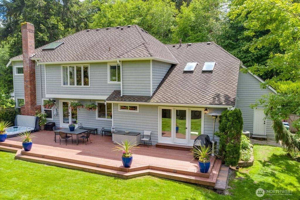 Photo of 23956 NE 31st Way, Sammamish, WA 98074 (MLS # 2524612)