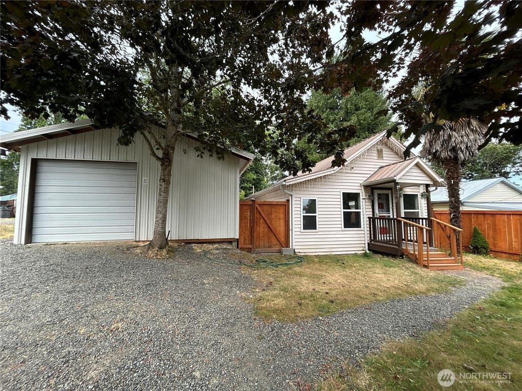 Photo of 1270 Retsil Road E, Port Orchard, WA 98366 (MLS # 2561482)