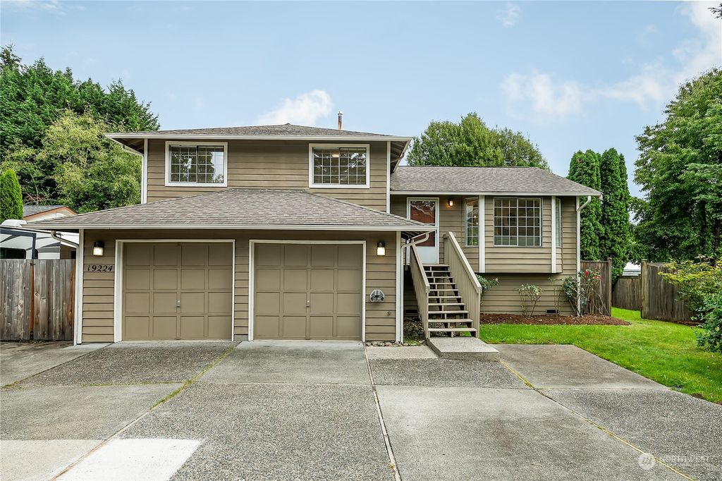 Photo of 19224 73rd Avenue NE, Kenmore, WA 98028 (MLS # 2293054)