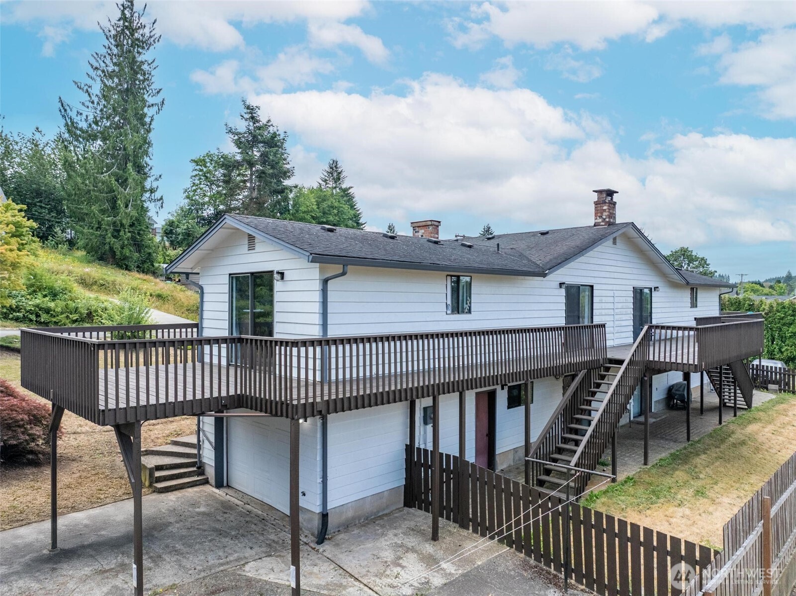 220 E Oak Street