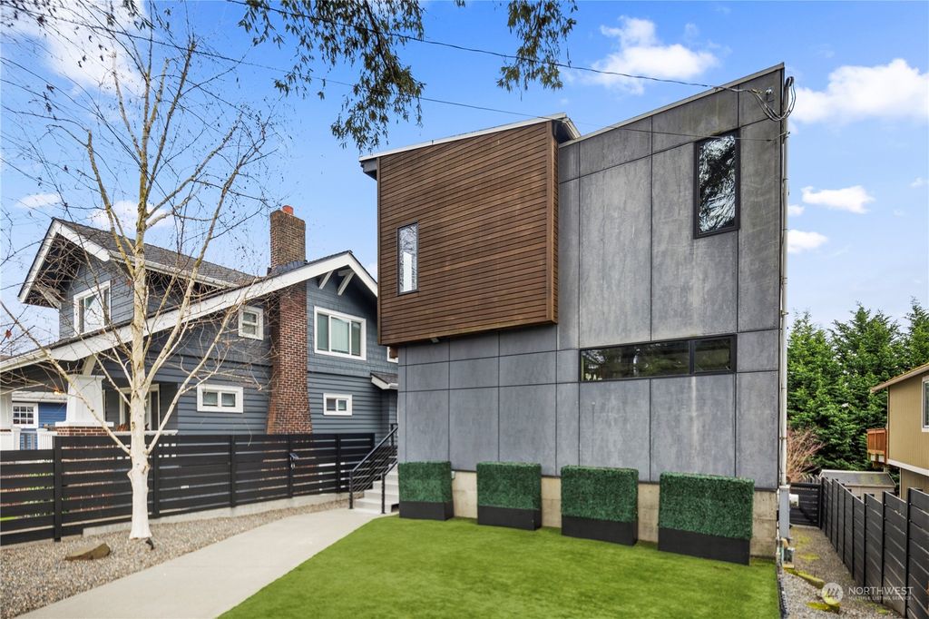 Photo of 1614 26th Avenue, Seattle, WA 98122 (MLS # 2203572)