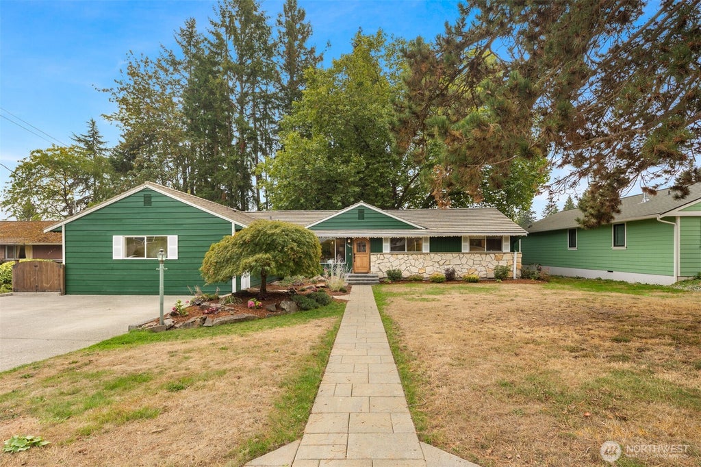 Photo of 10611 NE 193rd Street, Bothell, WA 98011 (MLS # 2584061)
