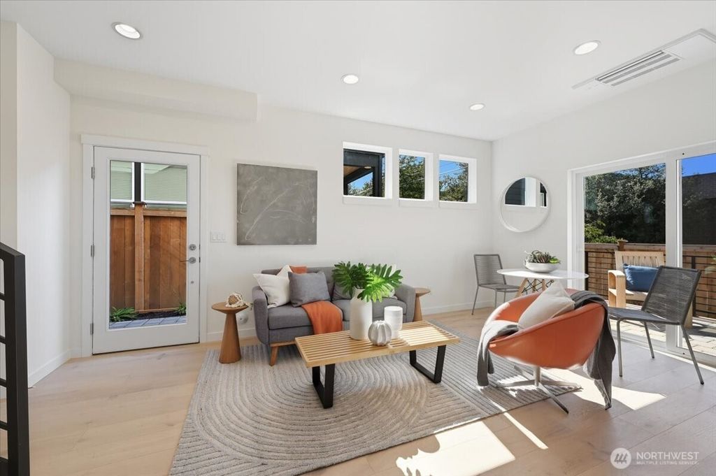 Photo of 7322 11th Avenue NE, Seattle, WA 98115 (MLS # 2497336)