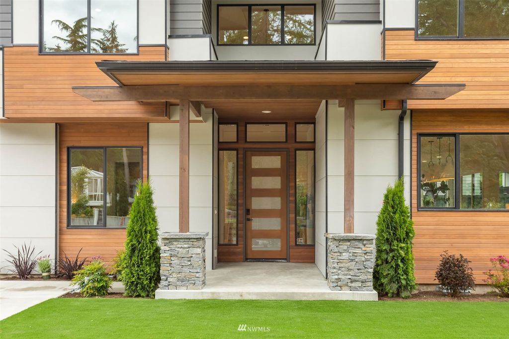 Photo of 11237 114th Place NE, Kirkland, WA 98033 (MLS # 1937627)