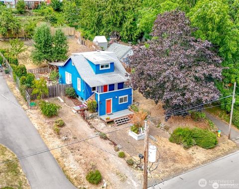 Photo of 1551 N Callow Avenue, Bremerton, WA 98312 (MLS # 2456327)