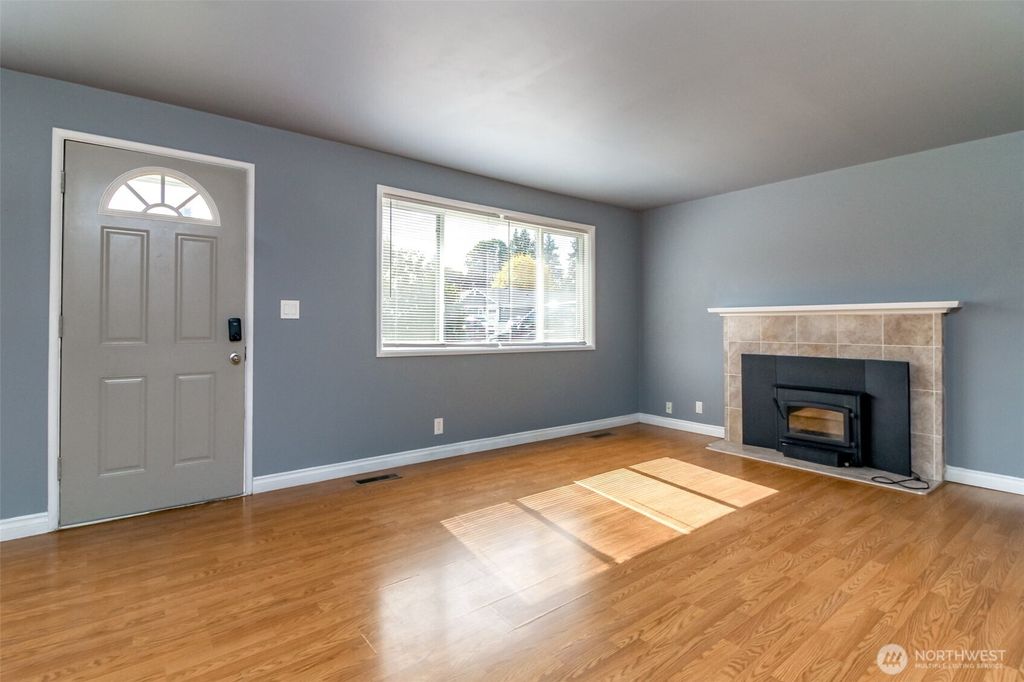 Photo of 1331 NE 16th Steet Street, Auburn, WA 98002 (MLS # 2440744)