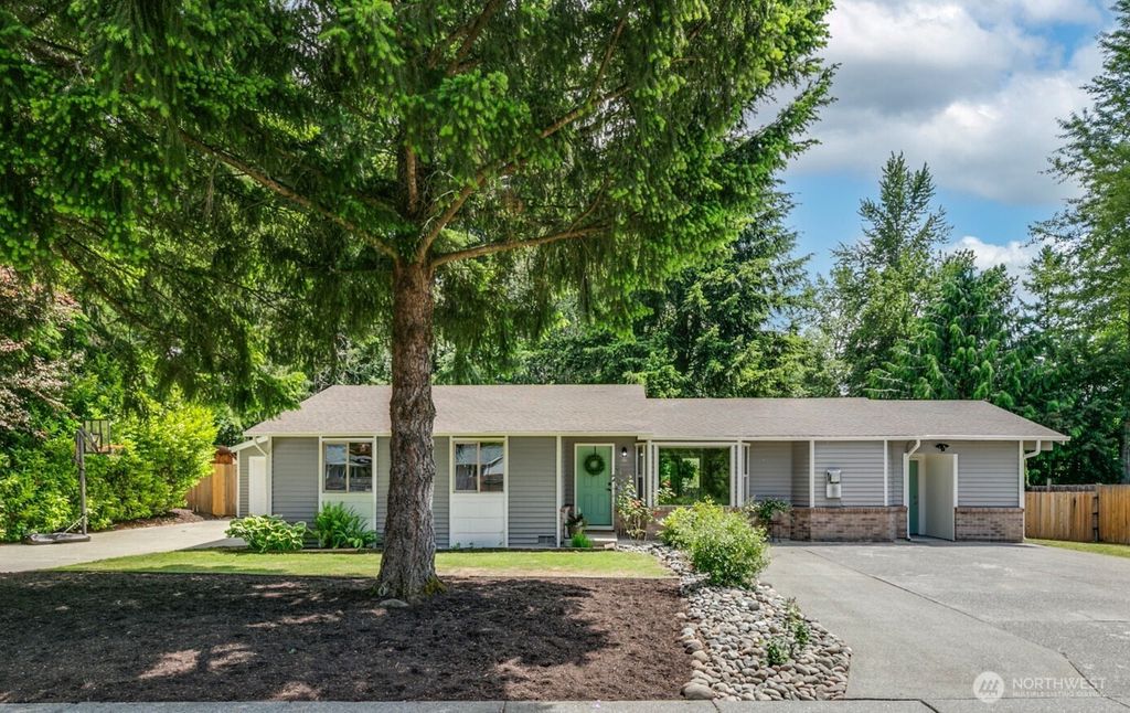 Photo of 1728 106th Street SW, Everett, WA 98204 (MLS # 2387907)