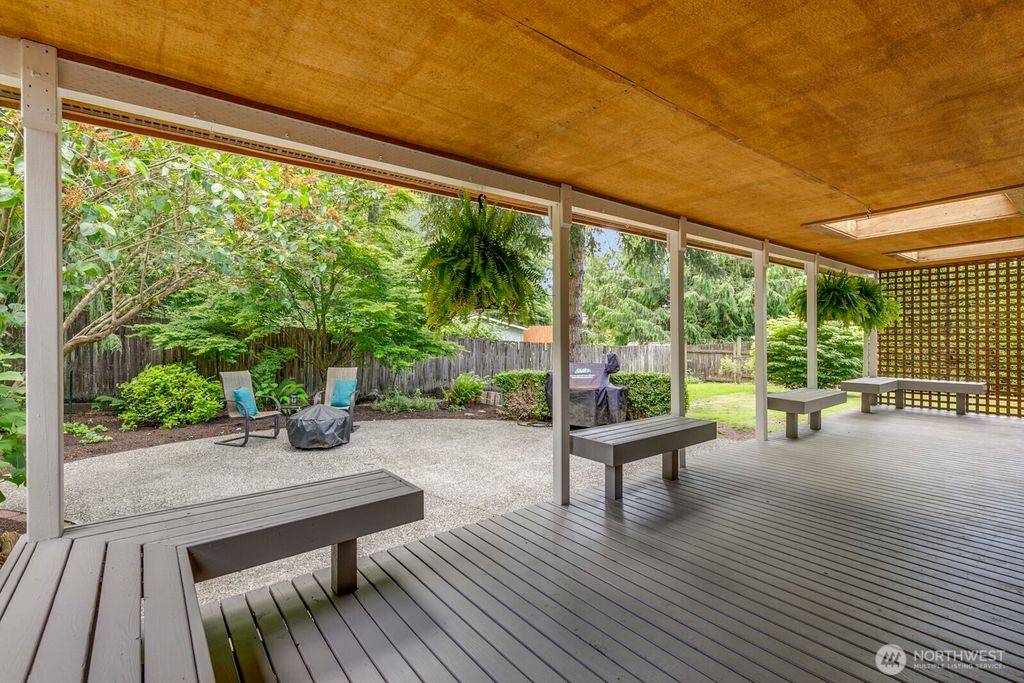 Photo of 1728 106th Street SW, Everett, WA 98204 (MLS # 2387907)