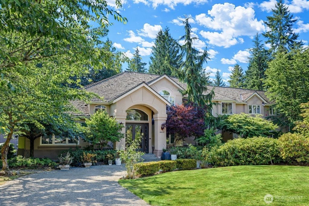 Photo of 6413 163rd Place SE, Bellevue, WA 98006 (MLS # 2471091)