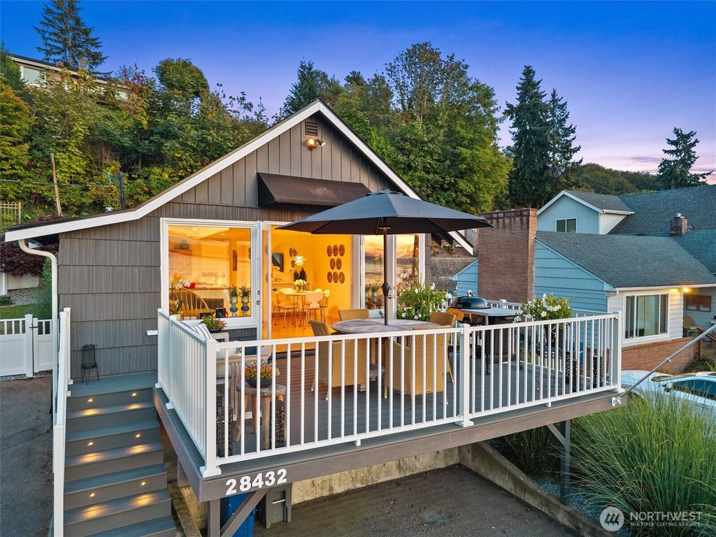 Photo of 28432 Soundview Drive S, Des Moines, WA 98198 (MLS # 2431517)