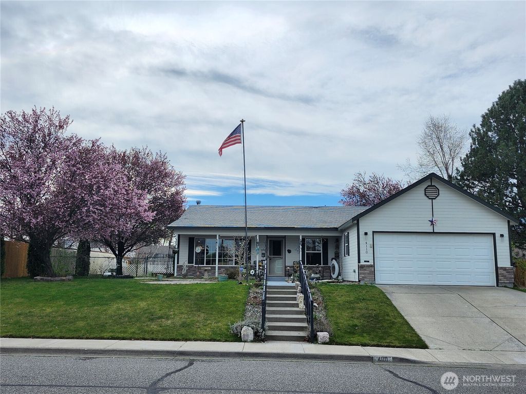 Photo of 4110 Hilltop Drive, Pasco, WA 99301 (MLS # 2513456)