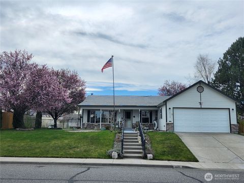 Photo of 4110 Hilltop Drive, Pasco, WA 99301 (MLS # 2513456)
