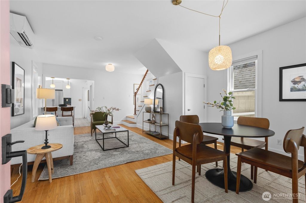Photo of 318 N 71st Street, Seattle, WA 98103 (MLS # 2559028)