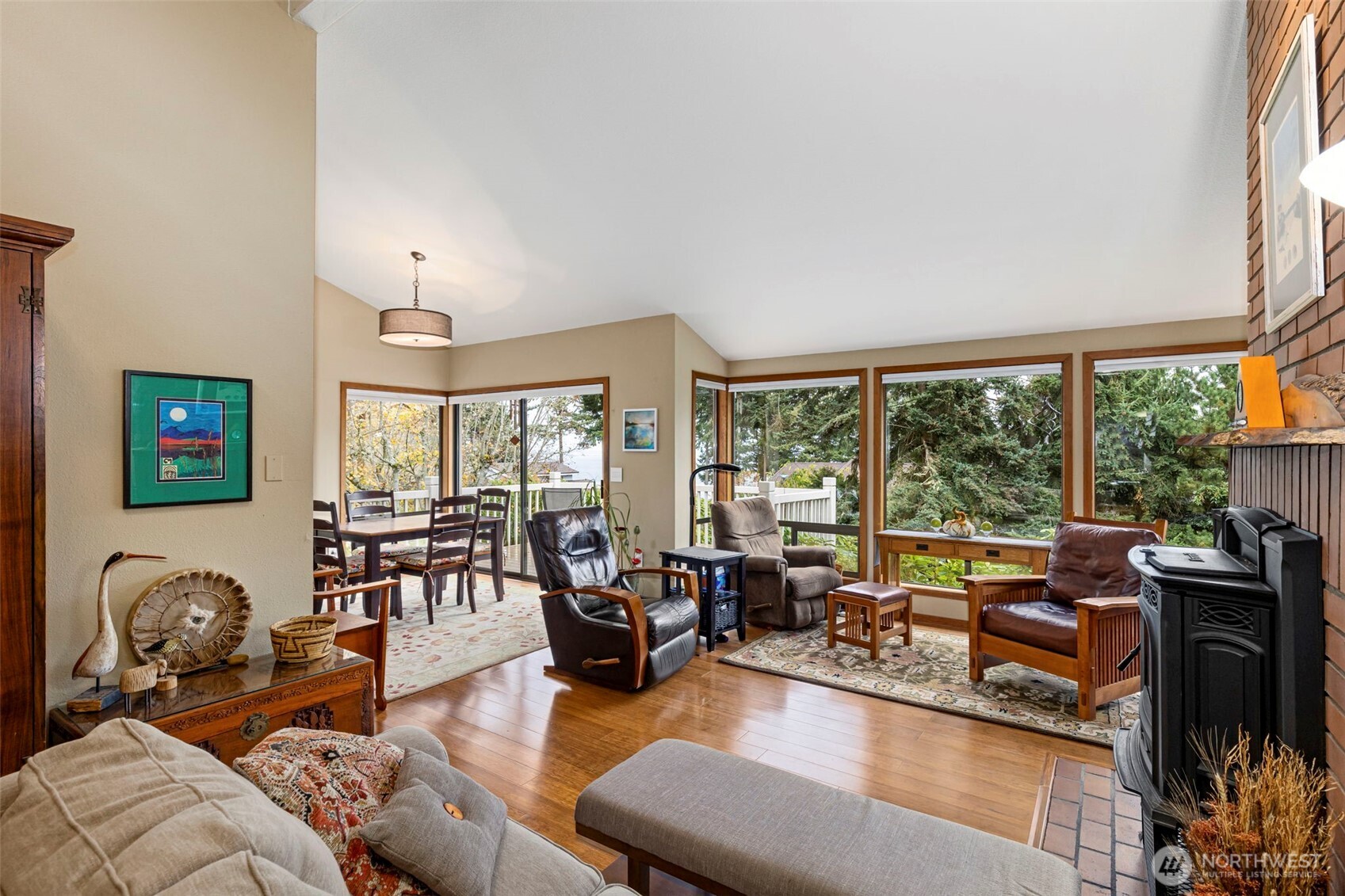 190 Bluffs Dr 1