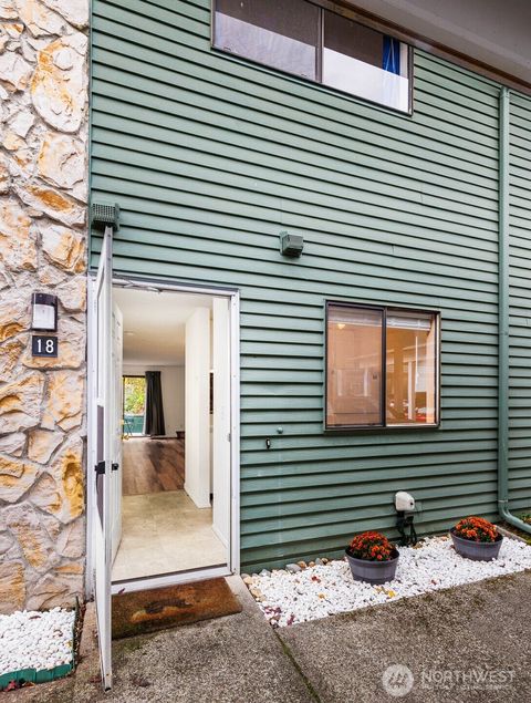 1040 S 320th Street 18 Federal Way WA 98003