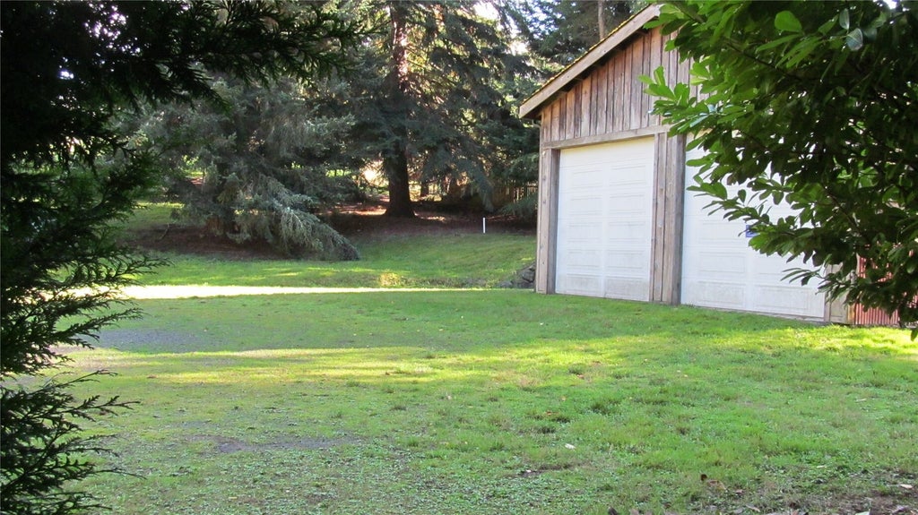 Photo of 6237 Bayview Road, Clinton, WA 98236 (MLS # 2594397)