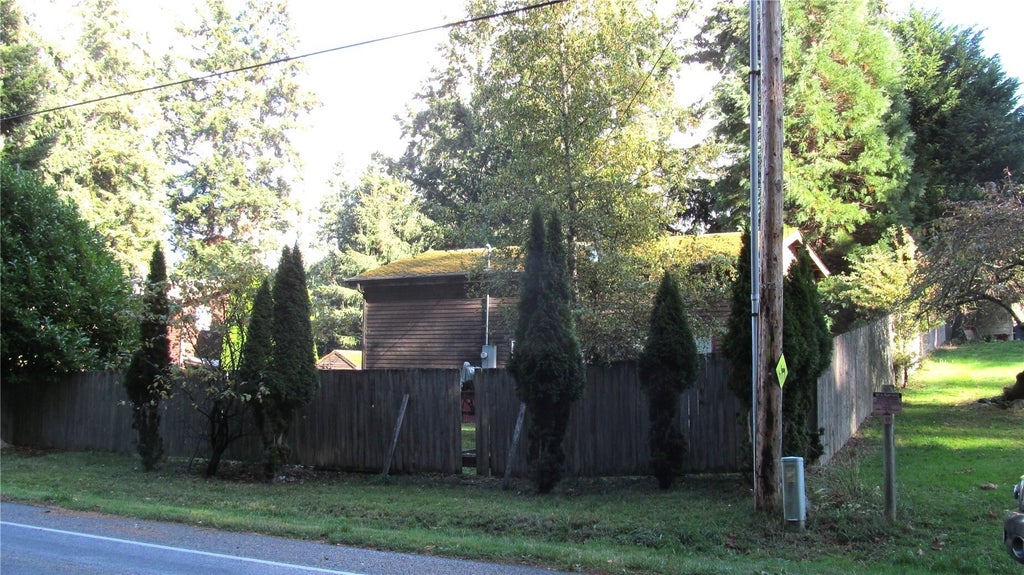 Photo of 6237 Bayview Road, Clinton, WA 98236 (MLS # 2594397)