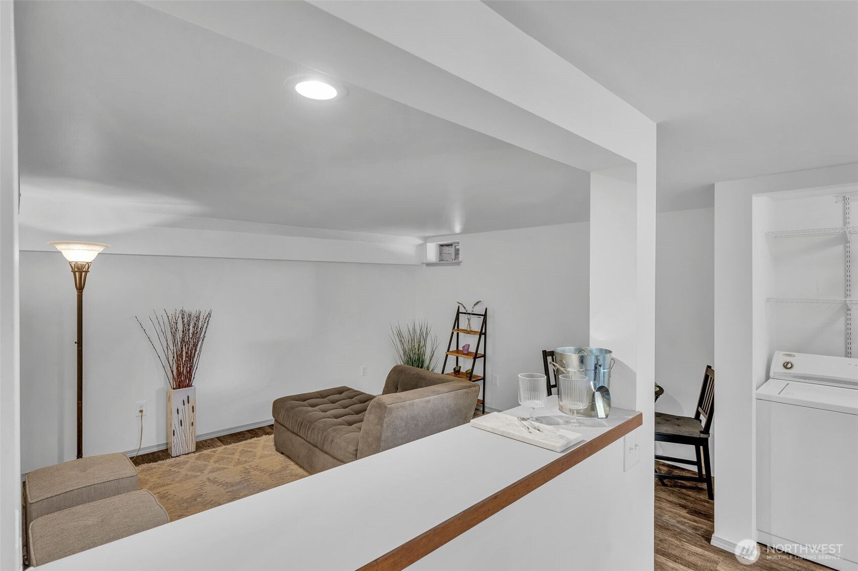 Seattle, Washington 98106, United States, 2 Bedrooms Bedrooms, ,2 BathroomsBathrooms,Residential,Pending,182495